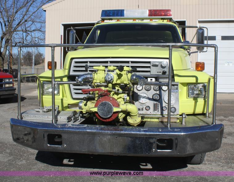 image for item F2897 1981 Ford F700 firetruck