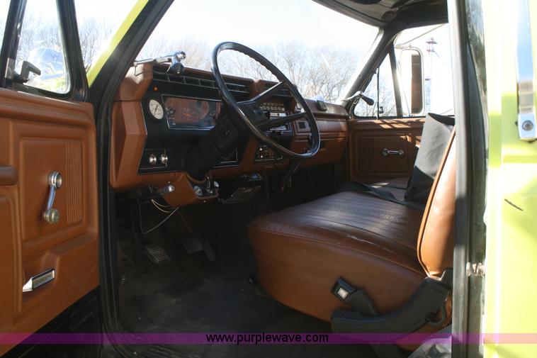 image for item F2897 1981 Ford F700 firetruck