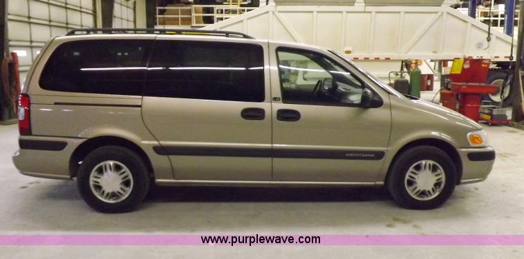 image for item F6340 2000 Chevrolet Venture LS van