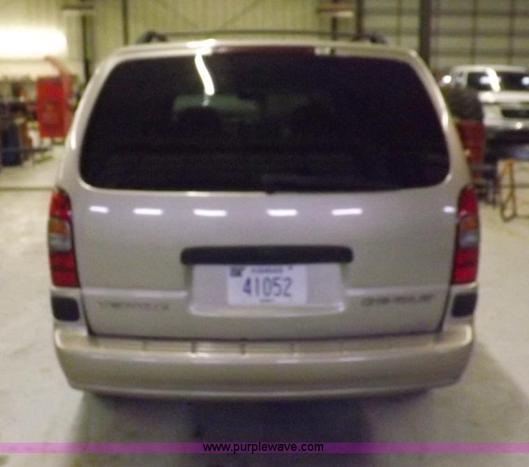 image for item F6340 2000 Chevrolet Venture LS van