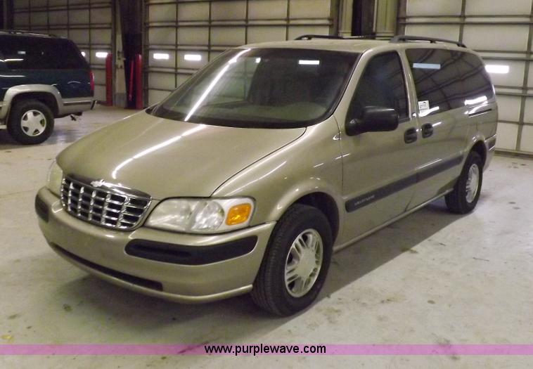 image for item F6340 2000 Chevrolet Venture LS van