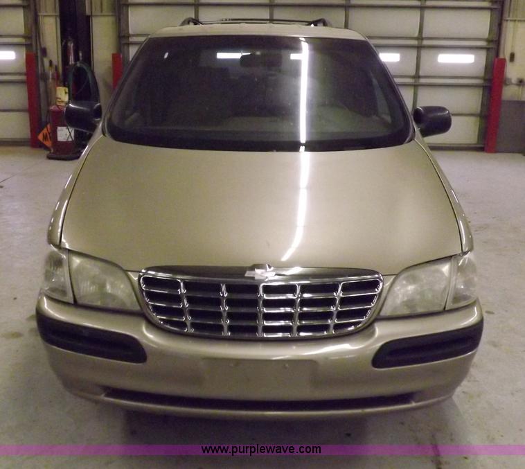 image for item F6340 2000 Chevrolet Venture LS van