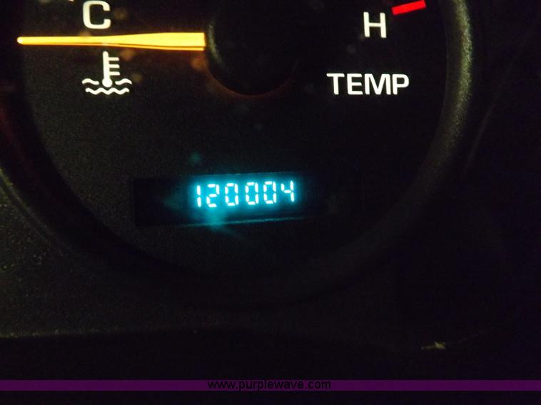 image for item F6340 2000 Chevrolet Venture LS van