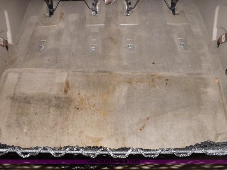 image for item F6340 2000 Chevrolet Venture LS van