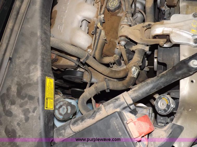 image for item F6340 2000 Chevrolet Venture LS van