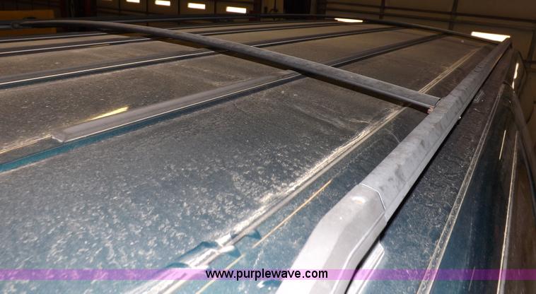 image for item F6341 1999 Chevrolet Suburban 1500 LS SUV