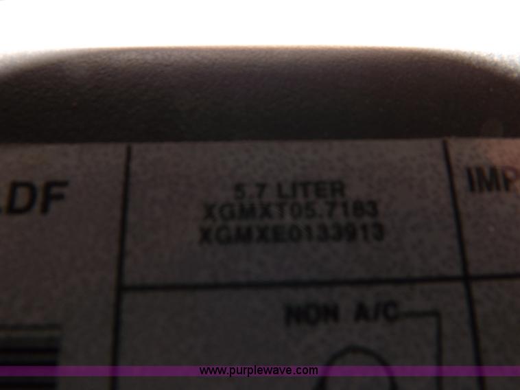 image for item F6341 1999 Chevrolet Suburban 1500 LS SUV