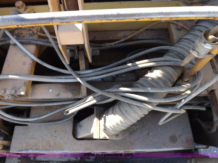 image for item F6342 Blaw-Knox PF120H asphalt paving machine