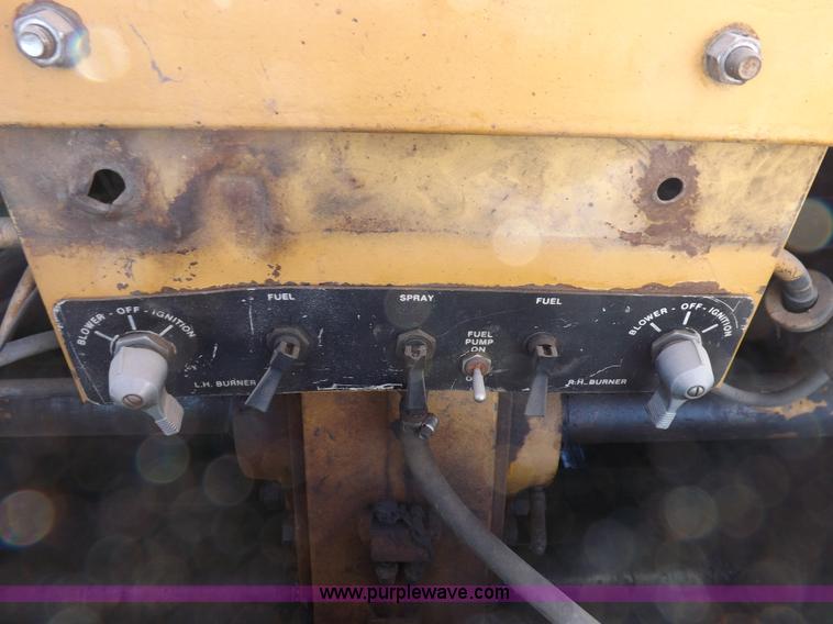 image for item F6342 Blaw-Knox PF120H asphalt paving machine