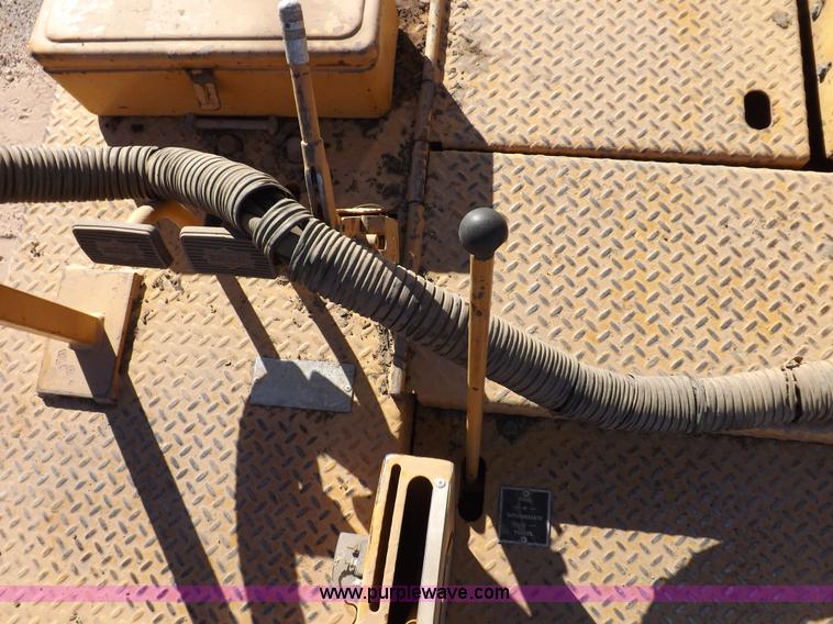 image for item F6342 Blaw-Knox PF120H asphalt paving machine