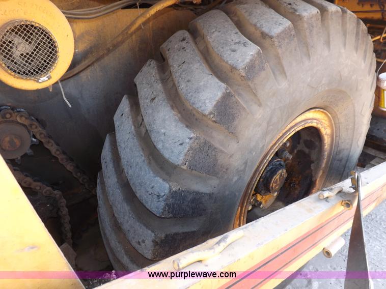 image for item F6342 Blaw-Knox PF120H asphalt paving machine