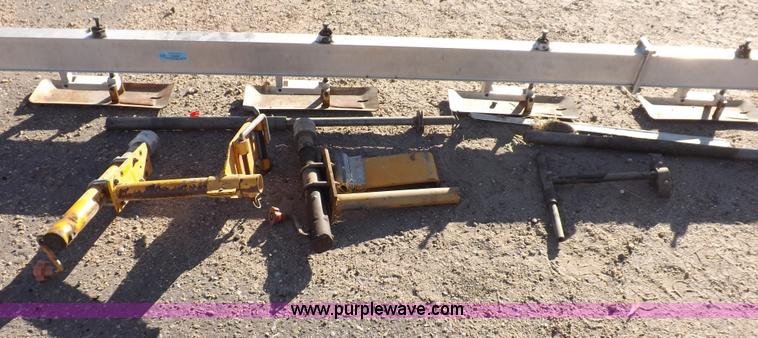 image for item F6342 Blaw-Knox PF120H asphalt paving machine