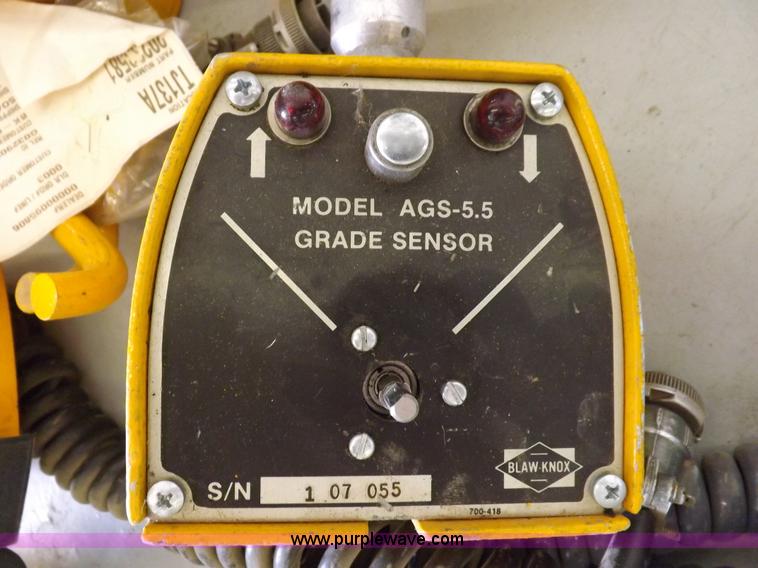 image for item F6342 Blaw-Knox PF120H asphalt paving machine