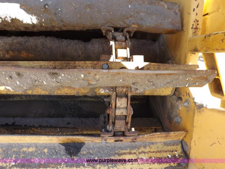 image for item F6343 CMI Corp Windrow asphalt elevating machine