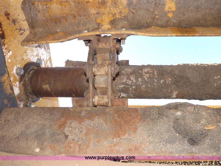 image for item F6343 CMI Corp Windrow asphalt elevating machine