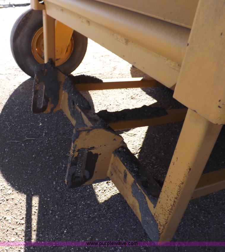 image for item F6343 CMI Corp Windrow asphalt elevating machine