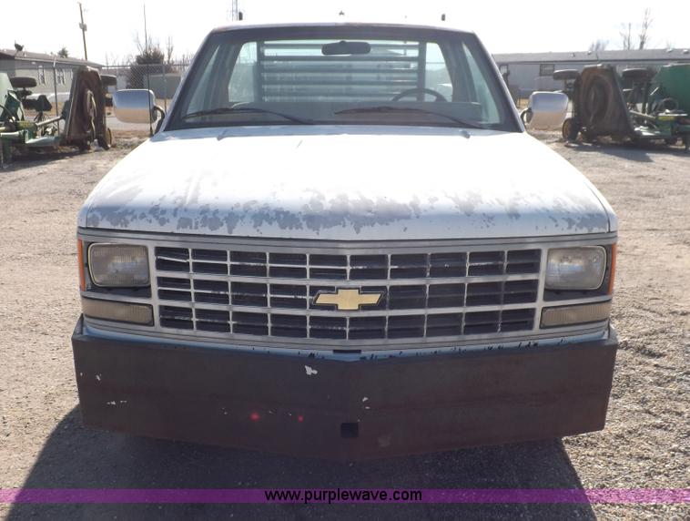 image for item F6354 1990 Chevrolet Cheyenne 2500 flatbed pickup truck