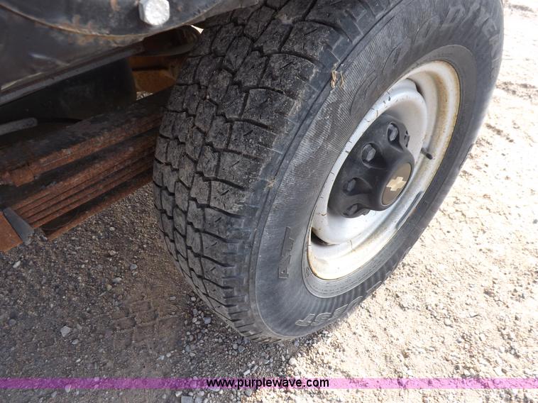 image for item F6354 1990 Chevrolet Cheyenne 2500 flatbed pickup truck