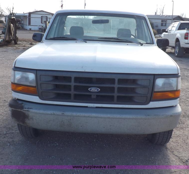 image for item F6355 1994 Ford F150 XL pickup truck