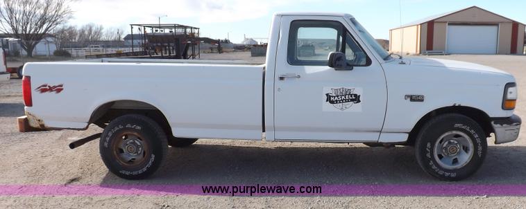 image for item F6355 1994 Ford F150 XL pickup truck