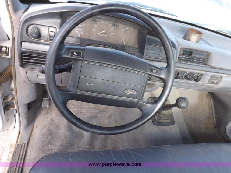 image for item F6355 1994 Ford F150 XL pickup truck