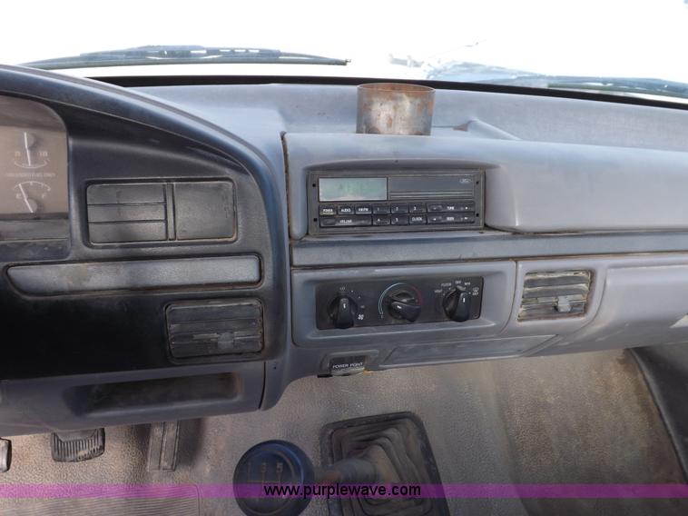 image for item F6355 1994 Ford F150 XL pickup truck