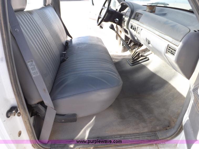 image for item F6355 1994 Ford F150 XL pickup truck