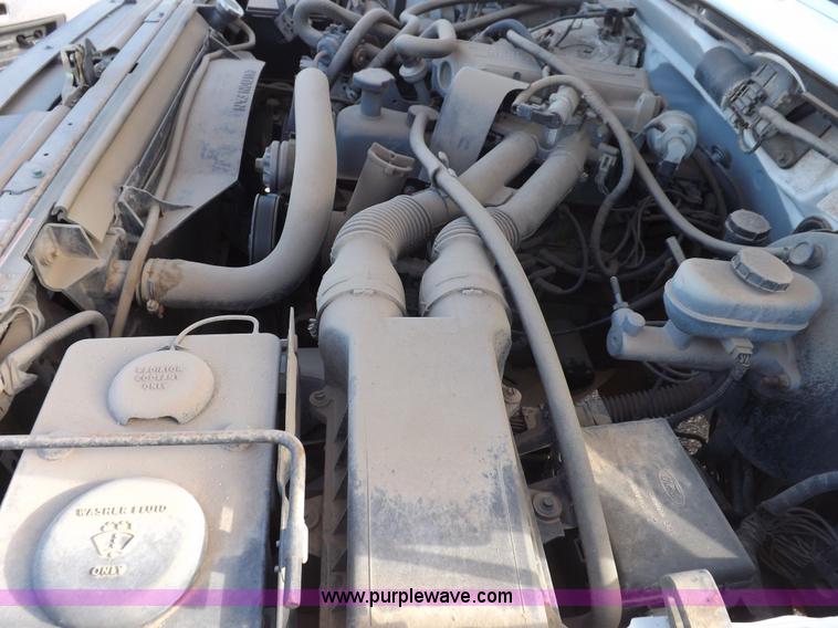 image for item F6355 1994 Ford F150 XL pickup truck