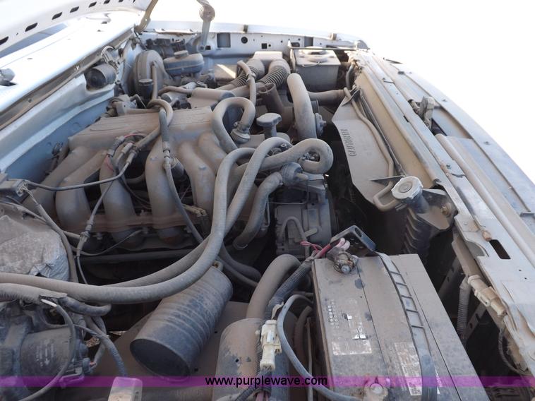 image for item F6355 1994 Ford F150 XL pickup truck
