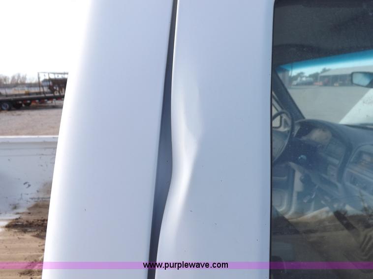 image for item F6355 1994 Ford F150 XL pickup truck
