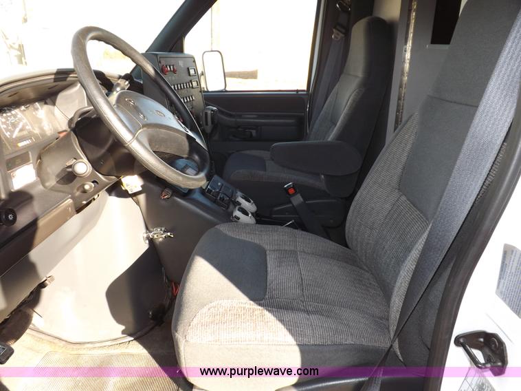 image for item F6358 1996 Ford Econoline E350 ambulance