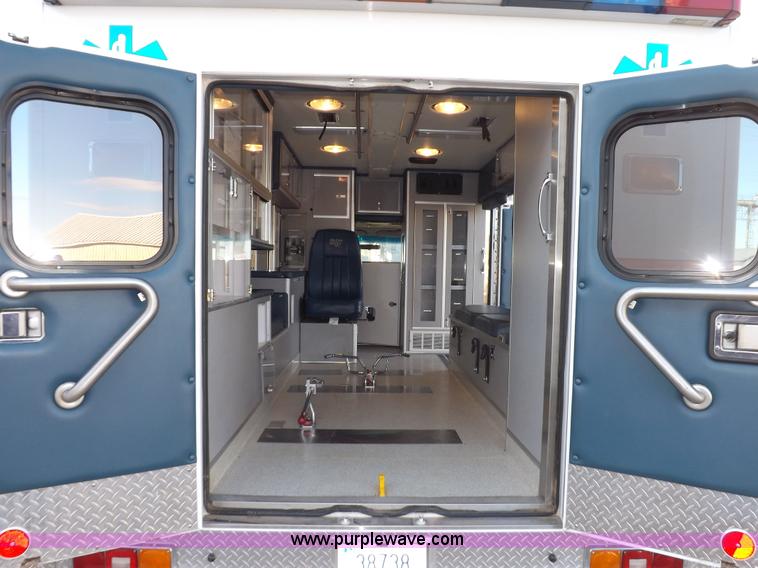 image for item F6358 1996 Ford Econoline E350 ambulance