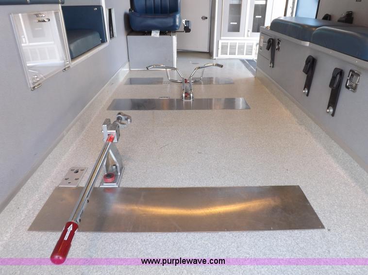 image for item F6358 1996 Ford Econoline E350 ambulance