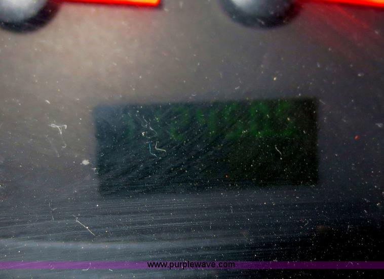 image for item F6556 2007 Ford Econoline E350 Super Duty bus