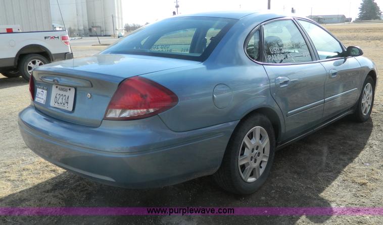 image for item G7601 2005 Ford Taurus SE
