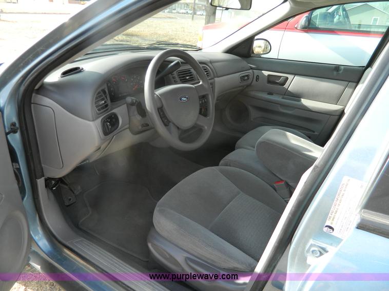 image for item G7601 2005 Ford Taurus SE