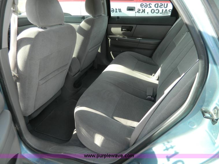 image for item G7601 2005 Ford Taurus SE