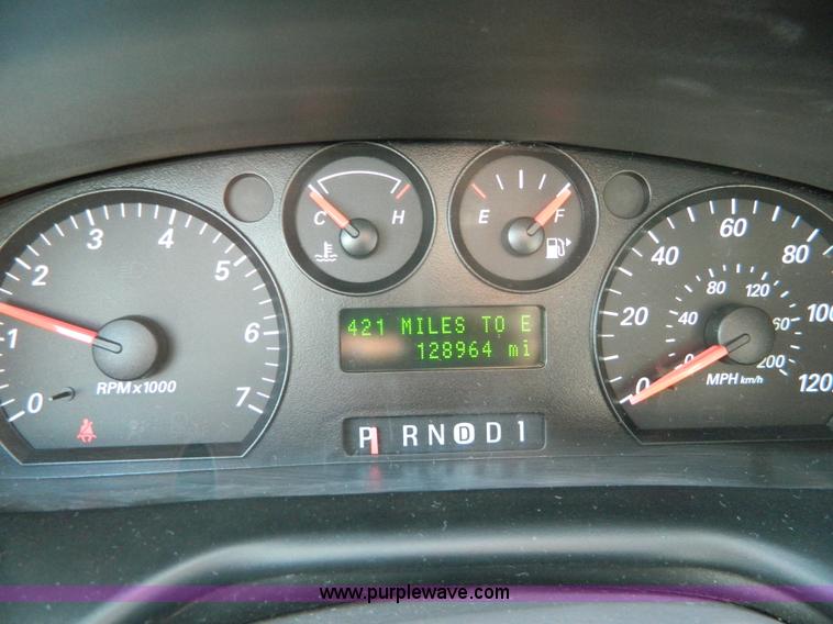 image for item G7601 2005 Ford Taurus SE