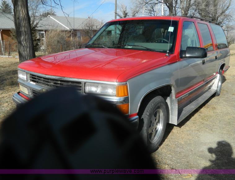 image for item G7602 1994 Chevrolet Suburban C1500 SUV