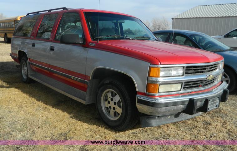 image for item G7602 1994 Chevrolet Suburban C1500 SUV
