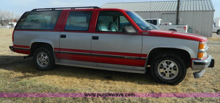 image for item G7602 1994 Chevrolet Suburban C1500 SUV