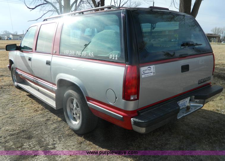 image for item G7602 1994 Chevrolet Suburban C1500 SUV