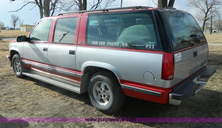 image for item G7602 1994 Chevrolet Suburban C1500 SUV