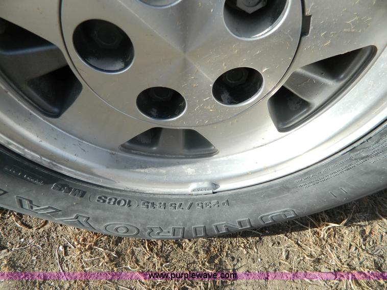 image for item G7602 1994 Chevrolet Suburban C1500 SUV