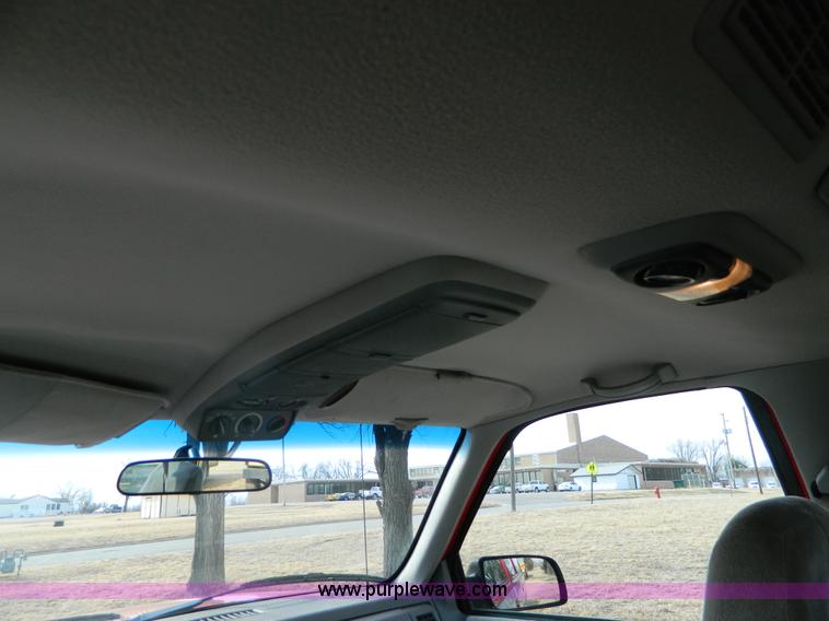 image for item G7602 1994 Chevrolet Suburban C1500 SUV