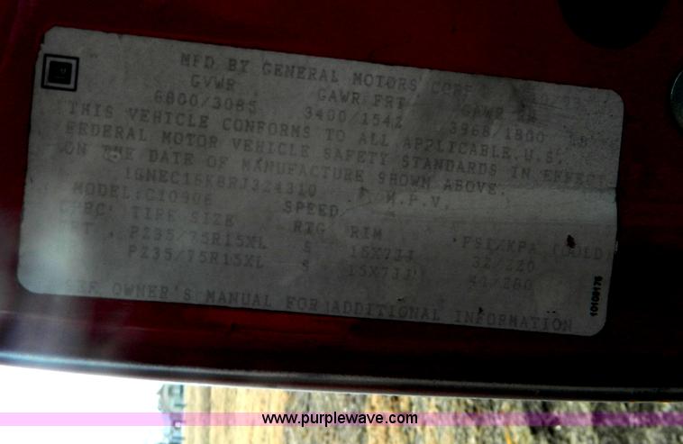 image for item G7602 1994 Chevrolet Suburban C1500 SUV