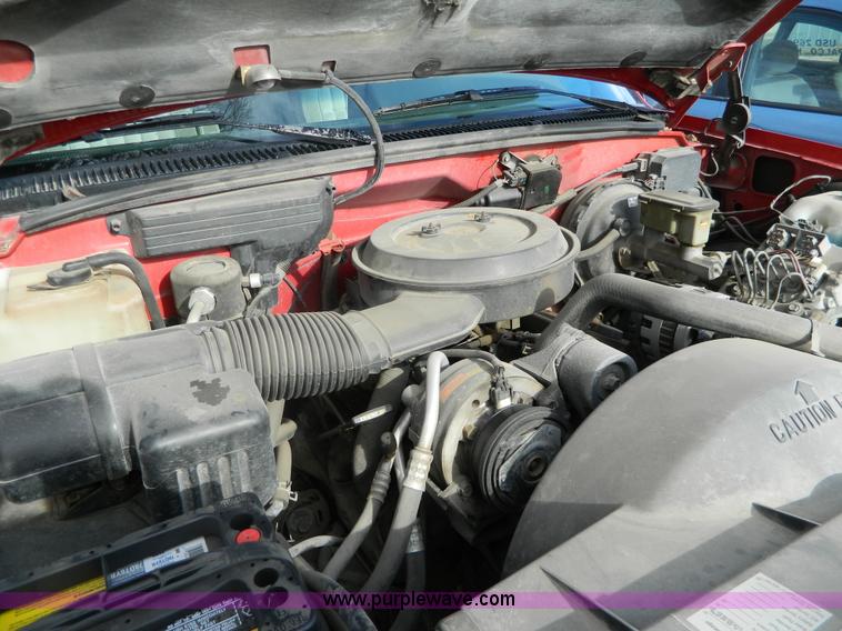 image for item G7602 1994 Chevrolet Suburban C1500 SUV