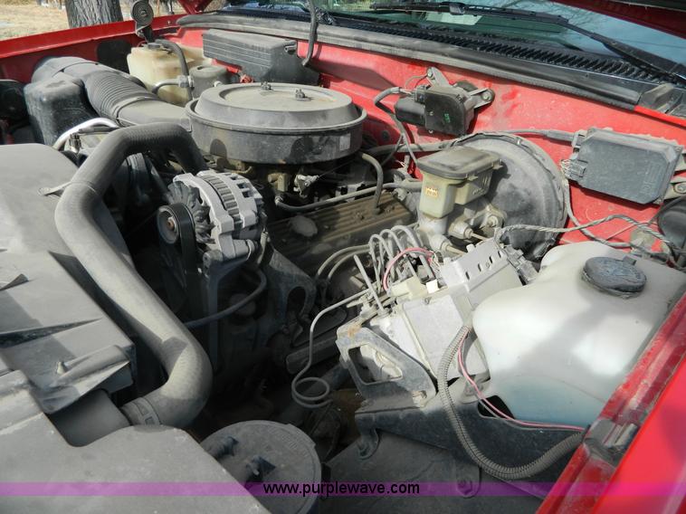 image for item G7602 1994 Chevrolet Suburban C1500 SUV