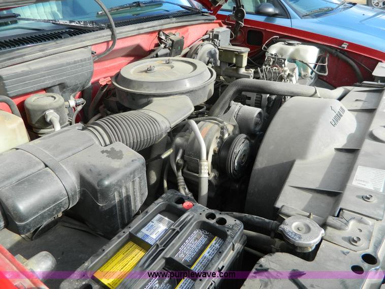 image for item G7602 1994 Chevrolet Suburban C1500 SUV