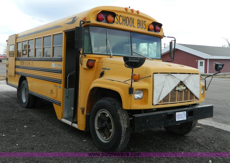 image for item G7657 1993 GMC Blue Bird 42 passenger school bus